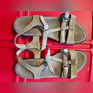 Ecco ladies leather sandals size 8.5 comfort